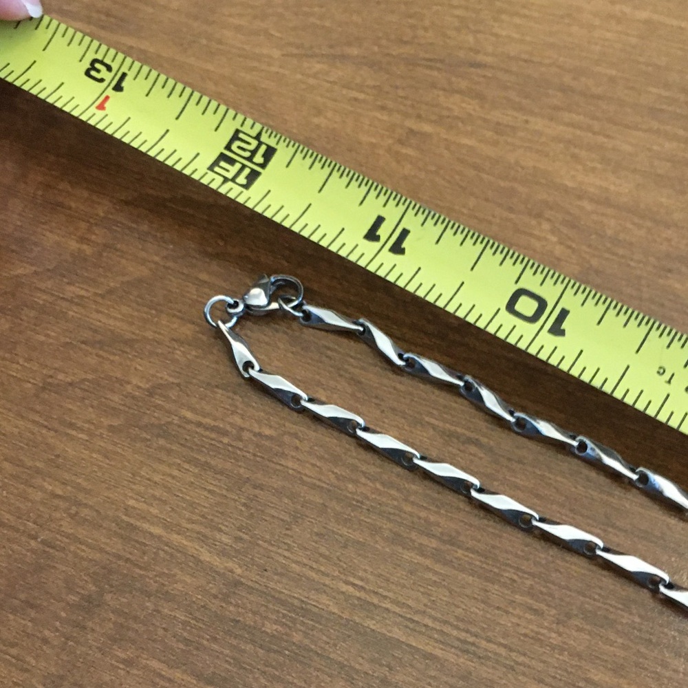 Men’s oversized stainless steel cross pendant with chain - Picture 7 of 9